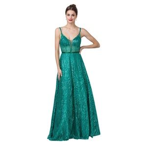 🆕NWT PROM BRIDESMAIDS Spaghetti strap Maxi Gown